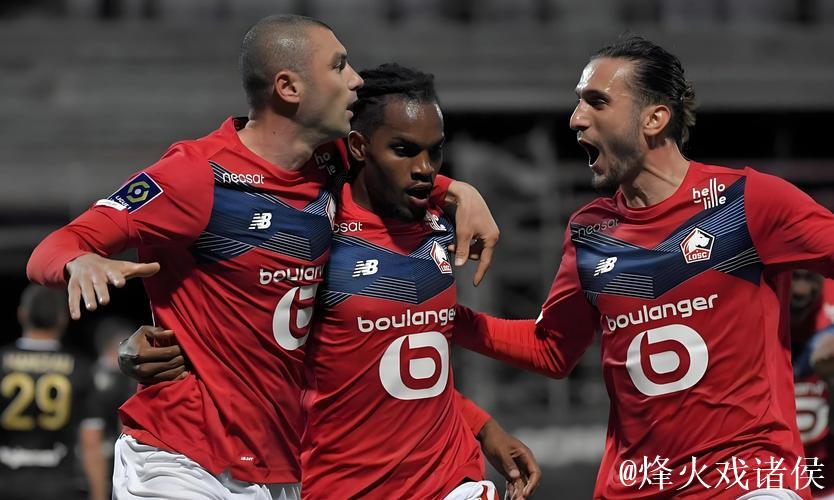 里尔在法甲七球大战中力克埃塞尔,四人染红离场 里尔在法甲七球大战中力克埃塞尔,四人染红离场