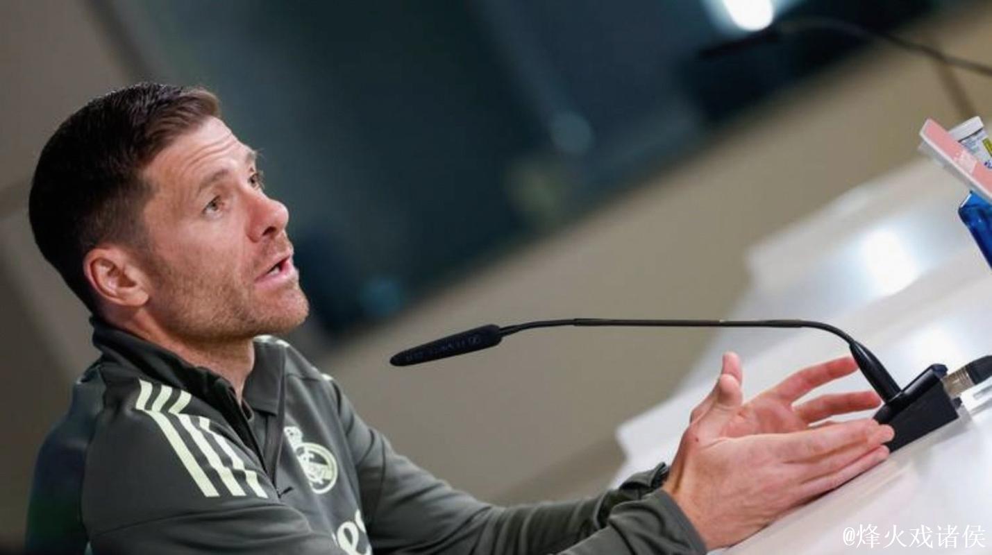 六台主持人点评阿隆索：表情如一，无论胜负